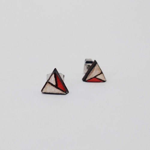 Háromszög alakú fa fülbevaló - ezüst, piros, fehér
